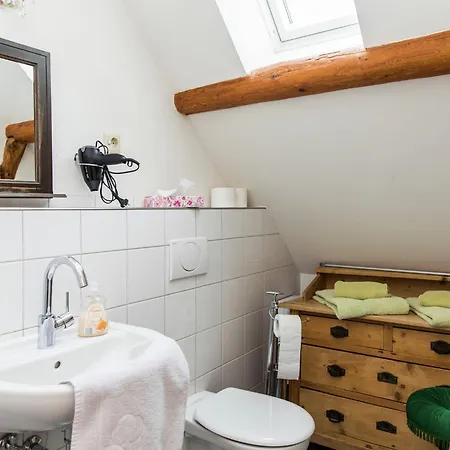 Schleiden Timber-frame Retreat, Cleaning Included *